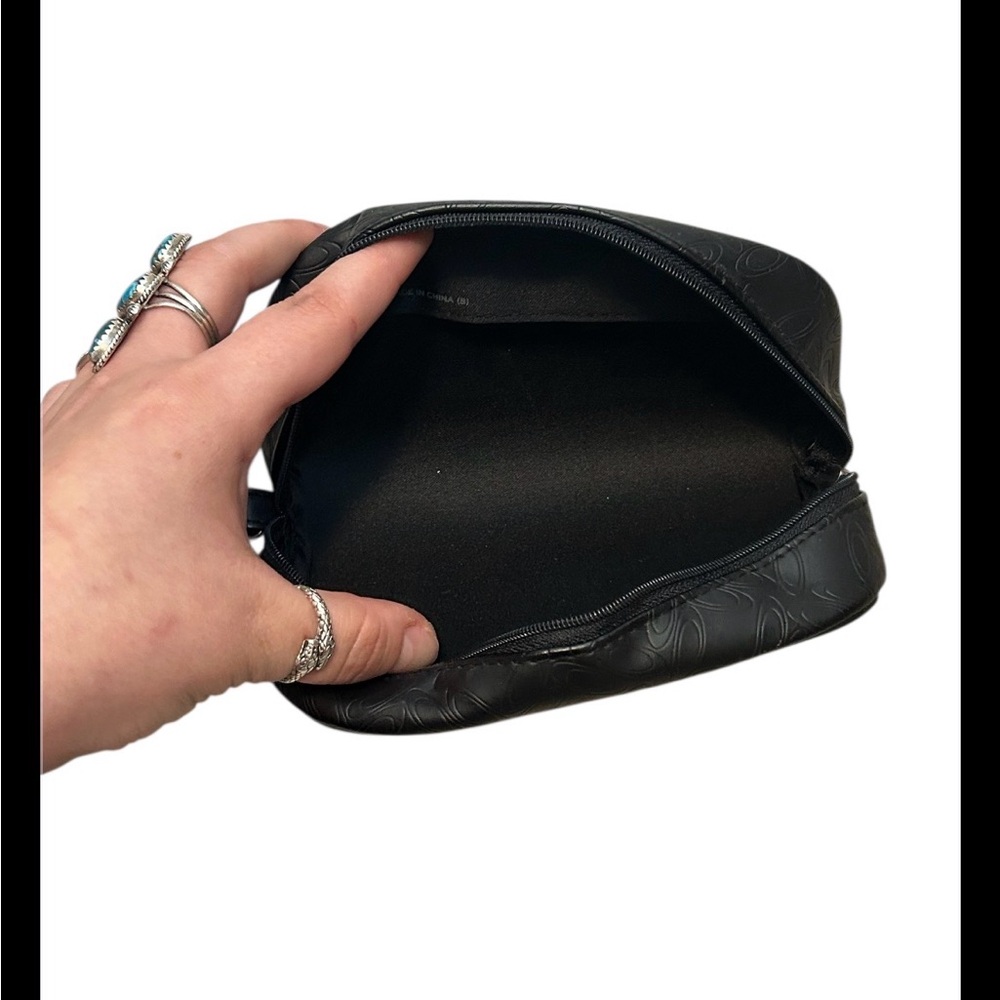 Small Black Oakley Sunglasses Zip Up Storage Bag Case - Picture 4 of 4
